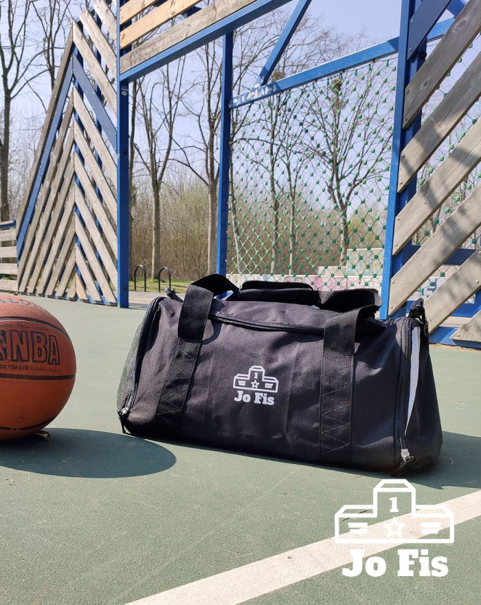 Sac de sport sur un terrain de sport